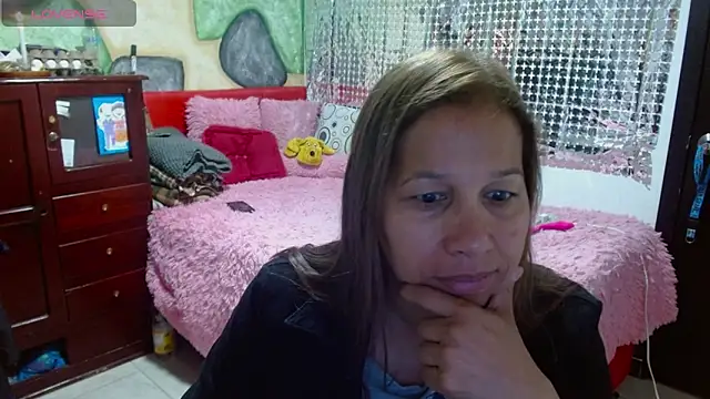 Snapshot of CaroMasha chatting on 12-29-24, 11:07 CaroMasha online show from 12-29-24, 11:07