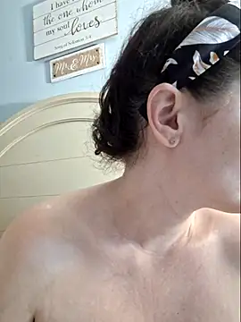 MilfyMrsRobinson online show from 02-18-25, 11:19