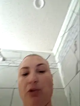 MilfyMrsRobinson online show from 05-08-26, 12:43