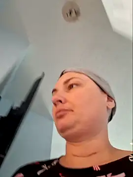 MilfyMrsRobinson online show from 05-21-26, 01:29
