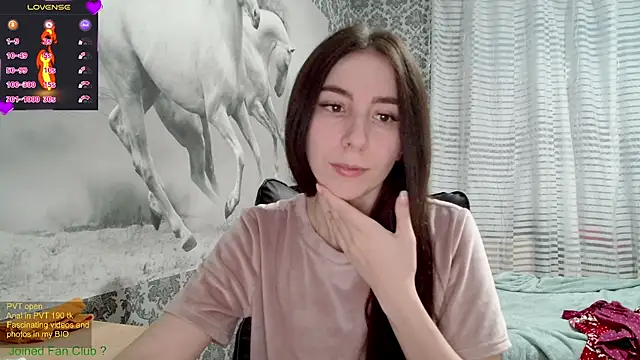 Snapshot of Wowpornoo chatting on 02-24-25, 01:21 Wowpornoo online show from 02-24-25, 01:21