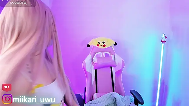 Snapshot of Ahri_Elderwood chatting on 10-07-25, 03:36 Ahri Elderwood online show from 10-07-25, 03:36