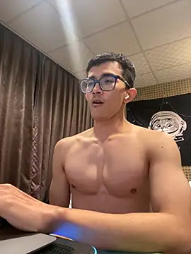 Snapshot of Stevenjt chatting on 11-25-25, 02:28 Stevenjt online show from 11-25-25, 02:28