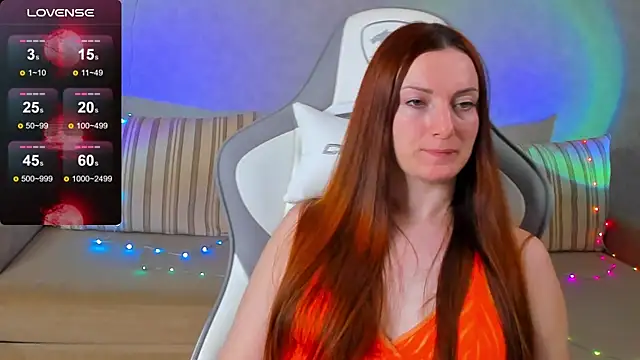 Snapshot of FlamyGold chatting on 10-22-25, 01:00 FlamyGold online show from 10-22-25, 01:00