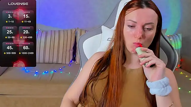 Snapshot of FlamyGold chatting on 10-24-25, 01:13 FlamyGold online show from 10-24-25, 01:13