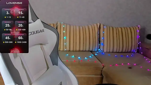 Snapshot of FlamyGold chatting on 10-24-25, 11:45 FlamyGold online show from 10-24-25, 11:45