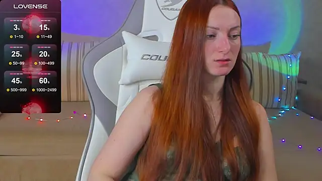 Snapshot of FlamyGold chatting on 11-19-25, 12:10 FlamyGold online show from 11-19-25, 12:10