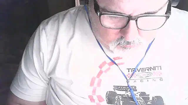 Snapshot of cashot58 chatting on 05-20-26, 04:40 cashot58 online show from 05-20-26, 04:40