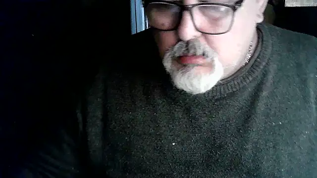 Snapshot of cashot58 chatting on 06-11-26, 10:46 cashot58 online show from 06-11-26, 10:46
