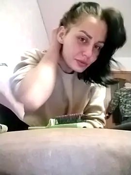 Tracey Izzy online show from 10-22-25, 08:19