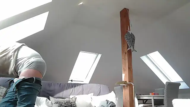 maxmueller321 online show from 04-12-26, 07:35