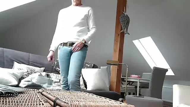 maxmueller321 online show from 04-16-26, 07:42