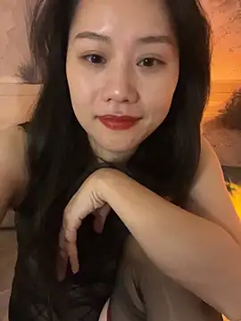 Eliza-E online show from 12-18-25, 01:28