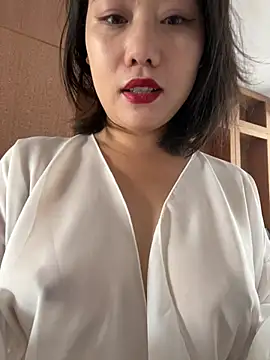 Eliza-E online show from 05-13-26, 05:16