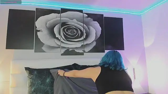 sofi bakerr online show from 10-21-25, 11:33