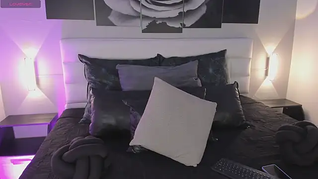 sofi bakerr online show from 10-28-25, 11:36