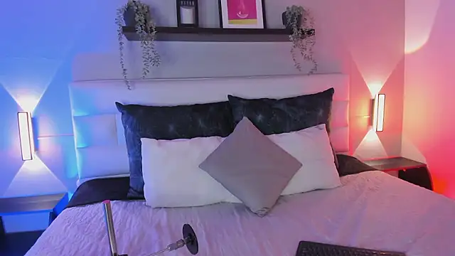 sofi bakerr online show from 03-10-26, 11:37