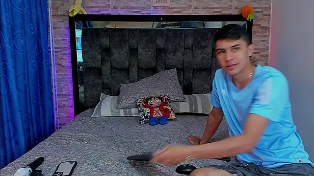 Snapshot of Juva___ chatting on 02-23-25, 10:53 Juva online show from 02-23-25, 10:53