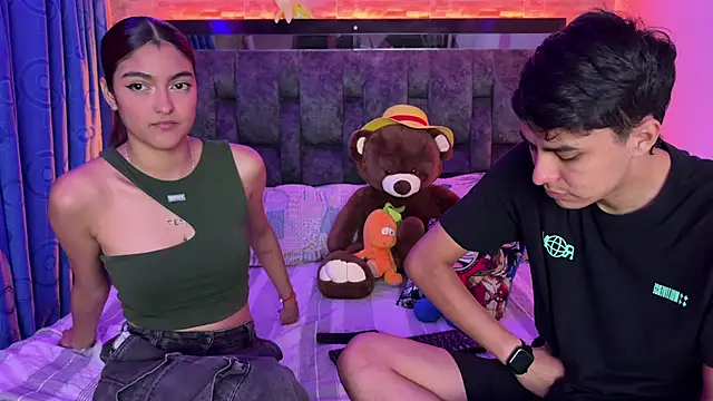 Snapshot of Juva___ chatting on 10-19-25, 10:32 Juva online show from 10-19-25, 10:32