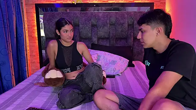 Snapshot of Juva___ chatting on 11-14-25, 12:42 Juva online show from 11-14-25, 12:42