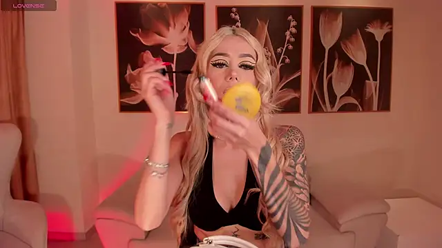 HannaConnor  online show from 11-11-25, 08:53