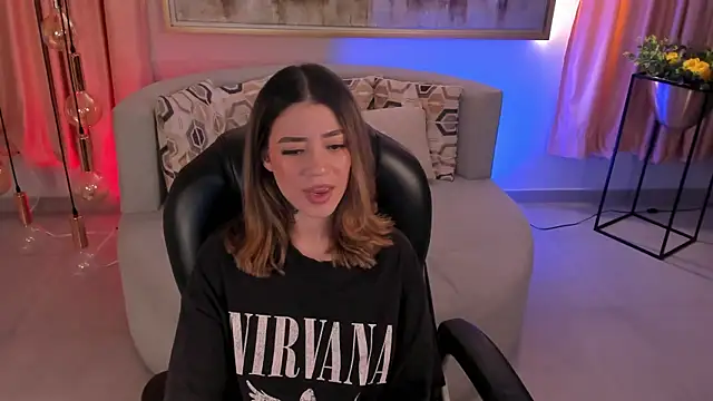 ViolettHansson online show from 03-08-25, 04:34