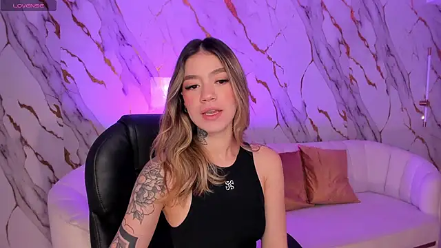 ViolettHansson online show from 09-13-25, 12:16