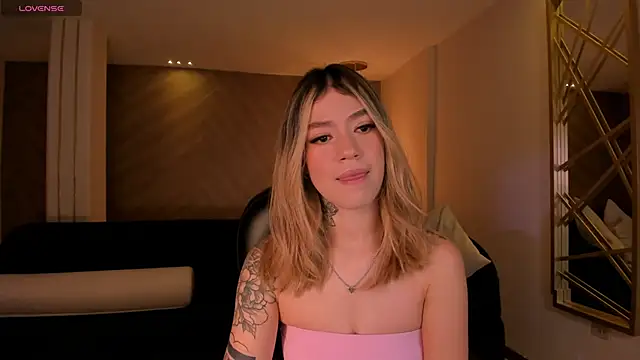 ViolettHansson online show from 01-10-26, 12:18