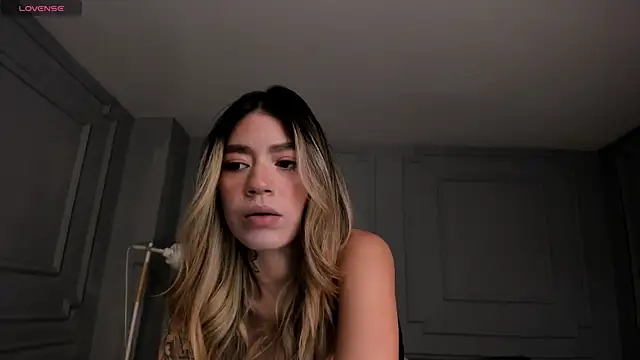 ViolettHansson online show from 04-16-26, 09:32