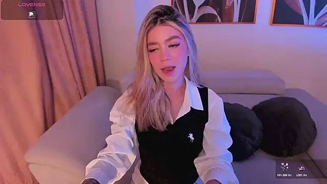 ViolettHansson online show from 05-30-26, 10:01