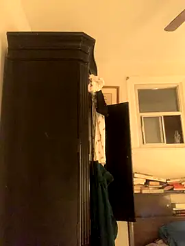 holyeroticss online show from 11-12-25, 12:33