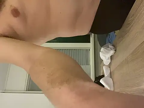 Snapshot of feetlover3611 chatting on 12-14-24, 04:20 feetlover3611 online show from 12-14-24, 04:20