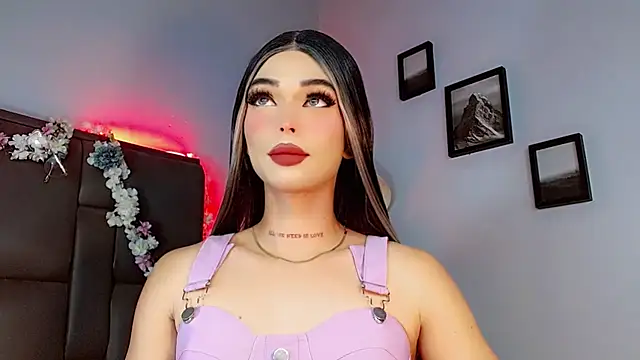 Snapshot of Marian_LV chatting on 09-20-25, 08:59 Marian LV online show from 09-20-25, 08:59