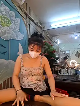 Snapshot of Dawn_hope chatting on 12-16-25, 11:43 Dawn hope online show from 12-16-25, 11:43