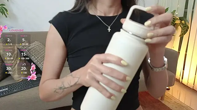 Snapshot of ScarlletFoxx chatting on 10-24-25, 11:12 ScarlletFoxx online show from 10-24-25, 11:12