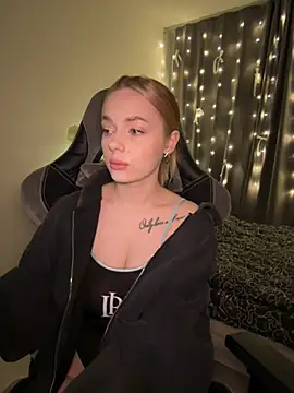 Snapshot of _MayShy_ chatting on 01-16-25, 12:55 MayShy online show from 01-16-25, 12:55