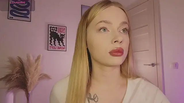 Snapshot of _MayShy_ chatting on 03-18-25, 09:53 MayShy online show from 03-18-25, 09:53