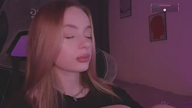 Snapshot of _MayShy_ chatting on 09-08-25, 07:46 MayShy online show from 09-08-25, 07:46