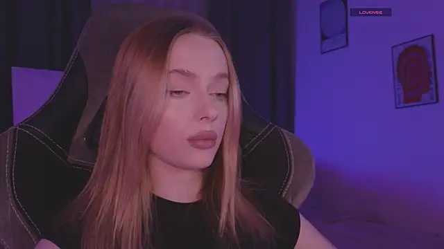 Snapshot of _MayShy_ chatting on 09-09-25, 09:58 MayShy online show from 09-09-25, 09:58