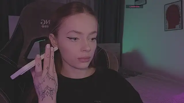 Snapshot of _MayShy_ chatting on 09-20-25, 06:20 MayShy online show from 09-20-25, 06:20