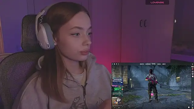 Snapshot of _MayShy_ chatting on 10-23-25, 07:12 MayShy online show from 10-23-25, 07:12