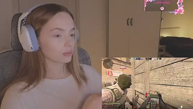 Snapshot of _MayShy_ chatting on 10-27-25, 08:24 MayShy online show from 10-27-25, 08:24