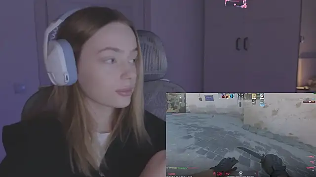 Snapshot of _MayShy_ chatting on 11-07-25, 09:31 MayShy online show from 11-07-25, 09:31