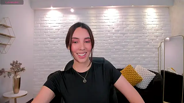 Snapshot of AnaisNin chatting on 09-13-25, 03:06 AnaisNin online show from 09-13-25, 03:06