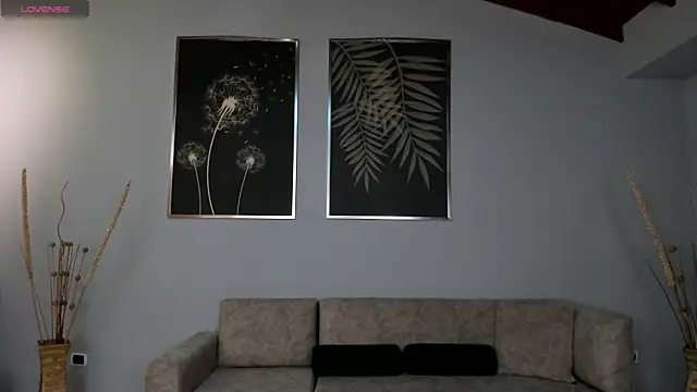 Snapshot of AnaisNin chatting on 09-23-25, 03:31 AnaisNin online show from 09-23-25, 03:31