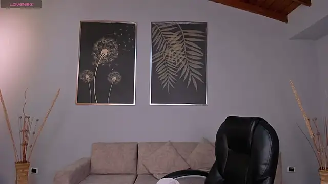 Snapshot of AnaisNin chatting on 09-25-25, 02:15 AnaisNin online show from 09-25-25, 02:15