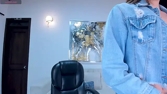 Snapshot of AnaisNin chatting on 09-30-25, 03:22 AnaisNin online show from 09-30-25, 03:22