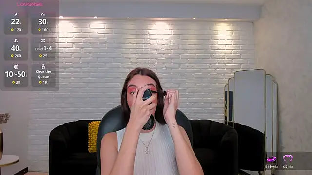 Snapshot of AnaisNin chatting on 11-06-25, 03:40 AnaisNin online show from 11-06-25, 03:40