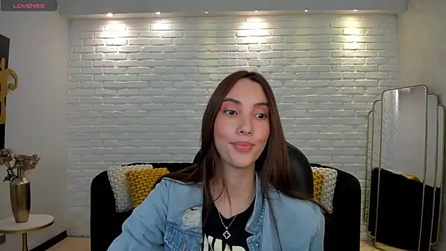 Snapshot of AnaisNin chatting on 11-07-25, 03:06 AnaisNin online show from 11-07-25, 03:06