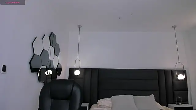 Snapshot of AnaisNin chatting on 11-12-25, 04:13 AnaisNin online show from 11-12-25, 04:13